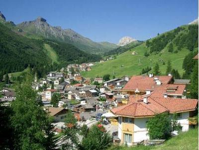 Cottages and chalet, winterholiday in Arabba