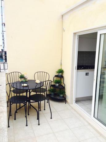 Casa-vacanza 2persone con balcone arredato centro-città Polignano-a-Mare