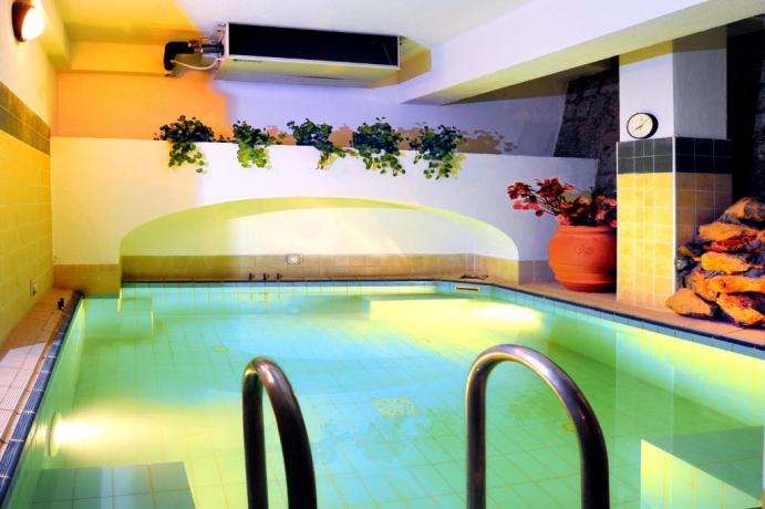 Hotel a Forio con Piscina interna  