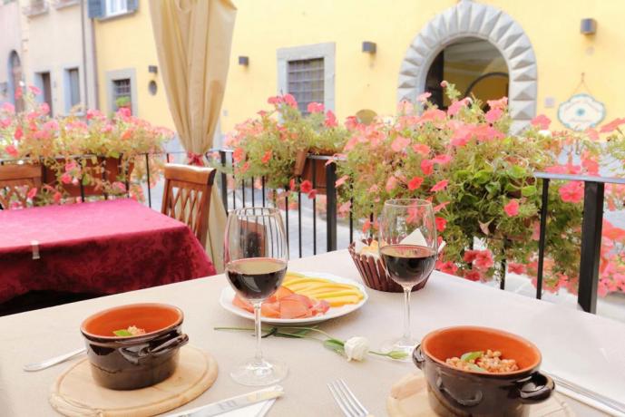 Piatti freddi per i clienti del palazzo antico