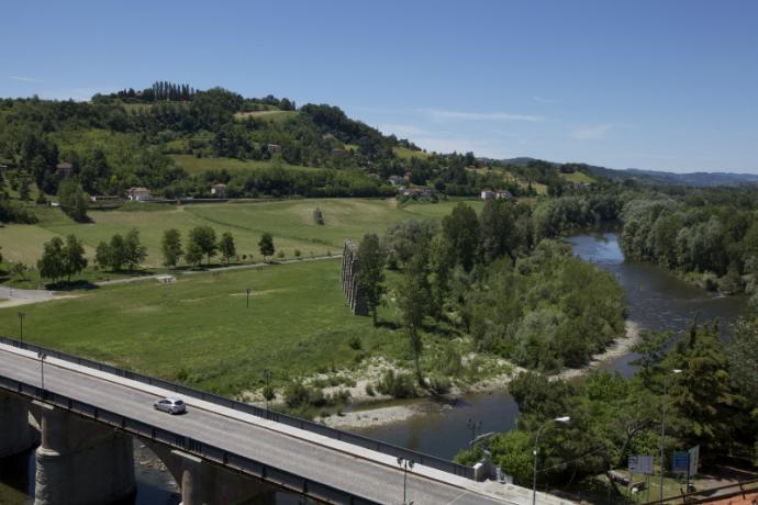 Il Panorama Di Giorno Sugli Archi Romani  