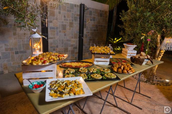 Buffet feste in piscina hotel 3 stelle Trapani 