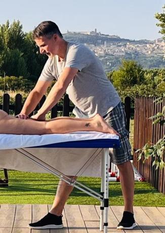 Massaggio con vista su Assisi Bordo Piscina