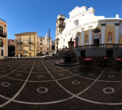Square Piazza di Minori, near sorrento