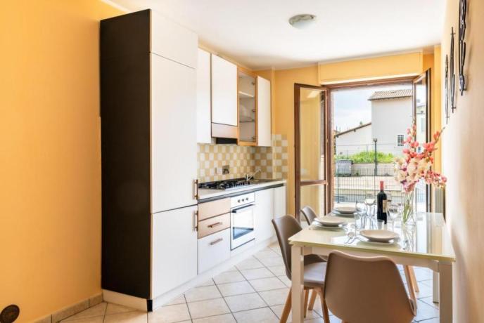 Cucina attrezzata appartamento 4 persone Assisi