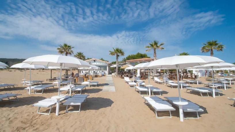 Hotel 3 stelle a Peschici con spiaggia attrezzata