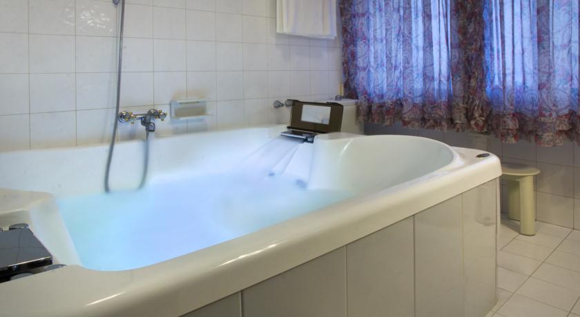 Jacuzzi in Grand Hotel a Chianciano Terme 