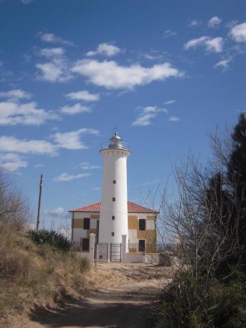 Faro nel paesaggio vicino Bibione
