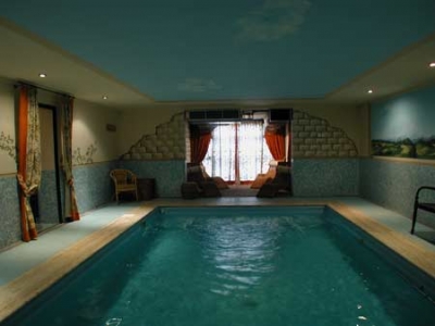 Centro Benessere con piscina interna riscaldata