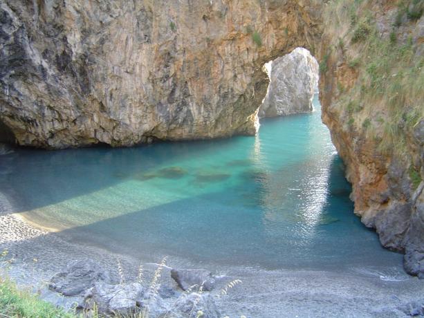 Hotel vicino la Grotta di Arcomagno 