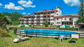 Hotel piscina  area attrezzata parco bambini Abruzzo 