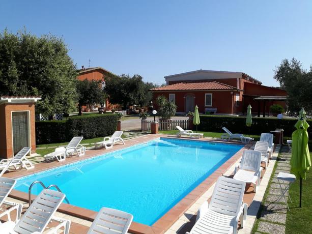 Casale Agrituristico con Piscina a 20 minuti da Porto Santo Stefano con Camere per Coppie e Famiglie