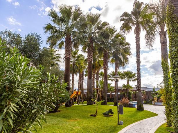 Albergo 4stelle con parco giochi bambini Battipaglia-Salerno 