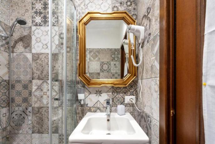 Elegante Bagno in camere B&B centro di Roma 