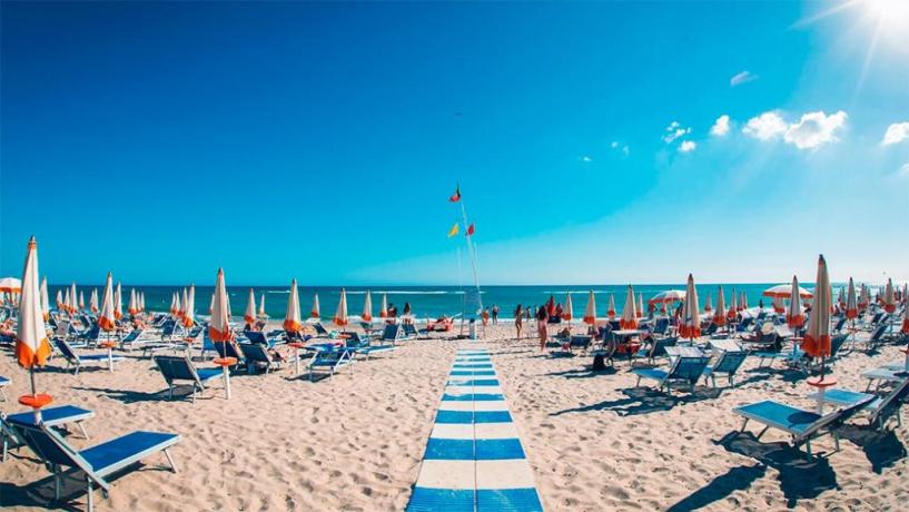Villaggio Sicilia con spiaggia di sabbia