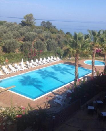 Appartamenti Vacanza Acquedolci: Piscina