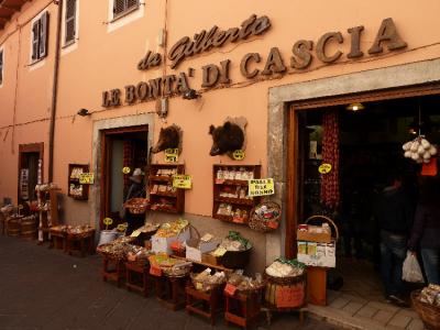 Negozi tipici a Cascia