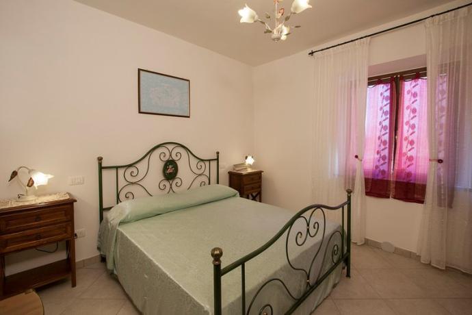 Camera-matrimoniale-appartamento-vacanza-Cortona