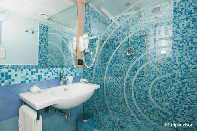 Bagno con servizi Hotel 4 stelle Scario-cilento
