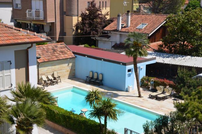 Hotel 300 metri dal mare con piscina Senigallia