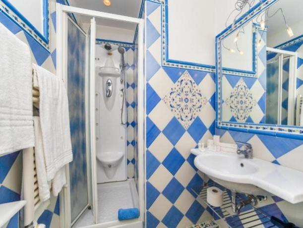 Bagno privato con Doccia e Kit cortesia