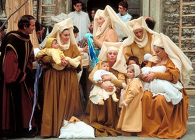 People in Assisi during Calendimaggio