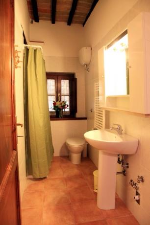 Agriturismo Podere Luchiano: appartamento Luna con bagno privato