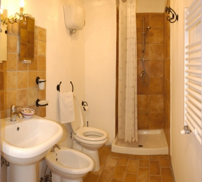 ampio bagno della camera San Damiano