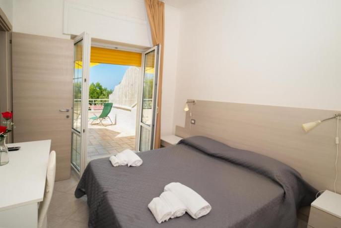 Camera-matrimoniale-Deluxe-Hotel-3stelle-Paestum