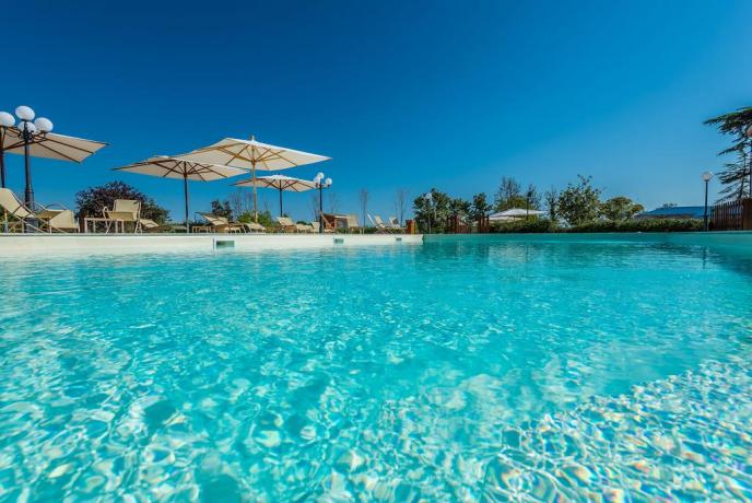 ROMANTICO Weekend per la COPPIA in elegante relais con Centro Benessere e piscina riscaldata con Bonus Vacanze Accettato