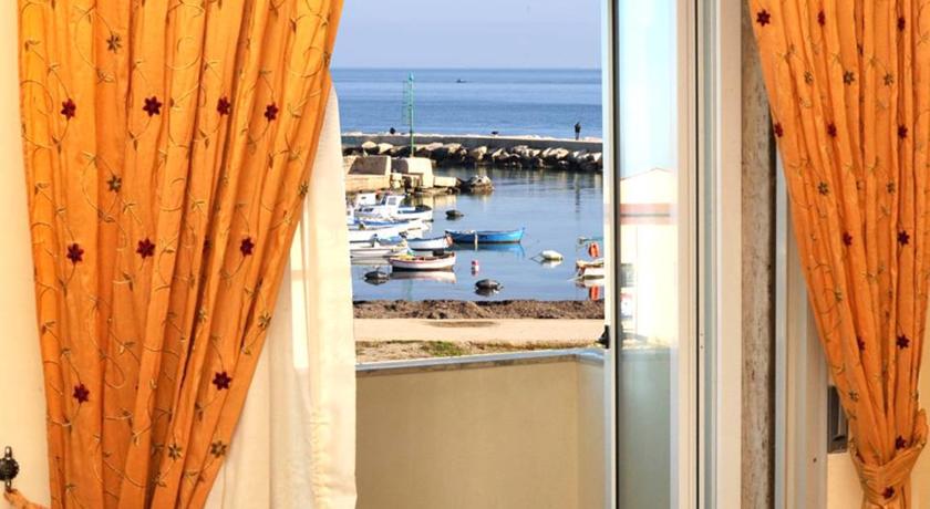 Hotel elegante sul mare Mola di Bari