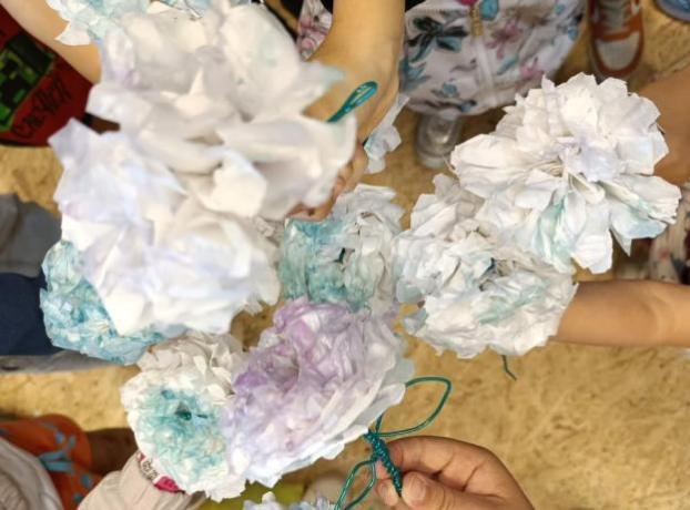 “Fiori di carta e colori naturali” laboratorio per adulti