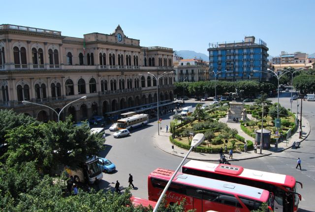 Hotel4stelle 500metri stazione centrale treni Palermo 