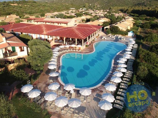 Villaggio Costa Rei Sardegna con piscina e animazione