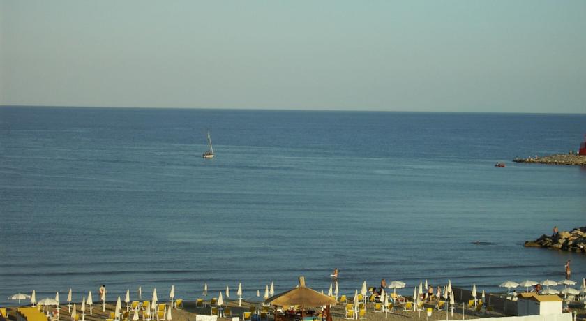 Hotel Fronte mare a Terracina 