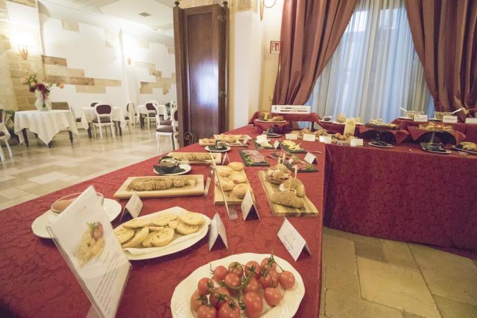 Colazione a buffet in romantica dimora del Salento 