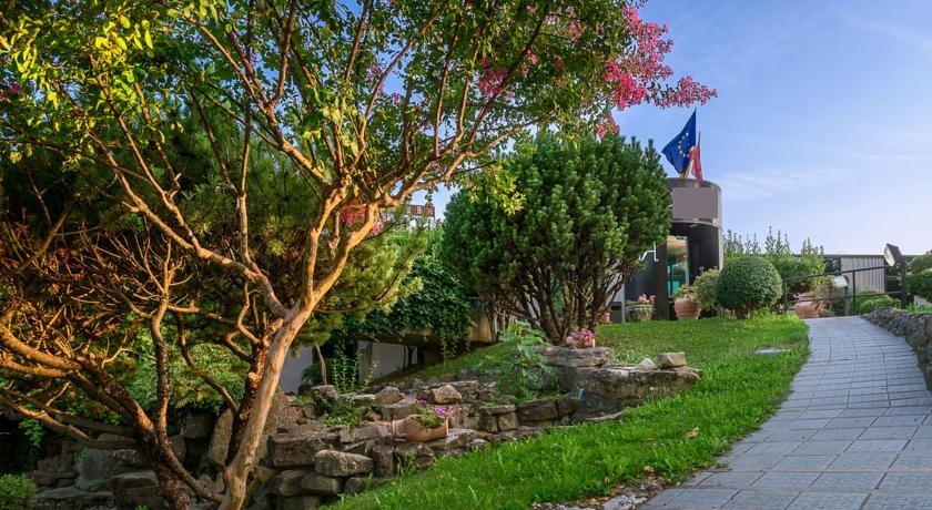 hotel4stelle-vicinocentrostorico-gubbio-wifigratis-gruppi-ritirisportivi-cittadellasport