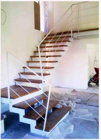 cosciali in ferro e pedate in legno