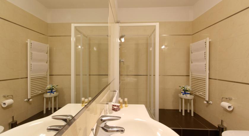 Bagno privato in camera nell'hotel vicino Salerno  