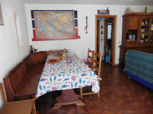 Zona pranzo in appartamento 6 persone all'Elba
