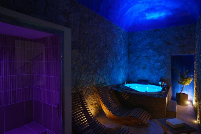 Romantico week-end di coppia in luxury-spa-suite a Rosolini-Siracusa 