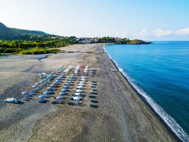 Lido a 100mt di distanza dal Villaggio 