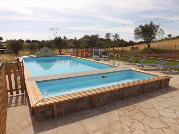 Piscina con idromassaggio in Agriturismo: I Cavalli