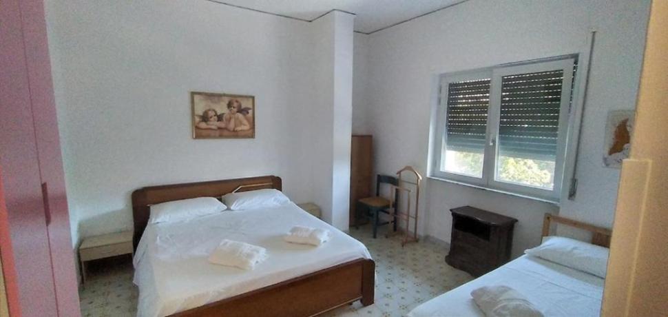 Camere triple in villa esclusiva con piscina Paestum