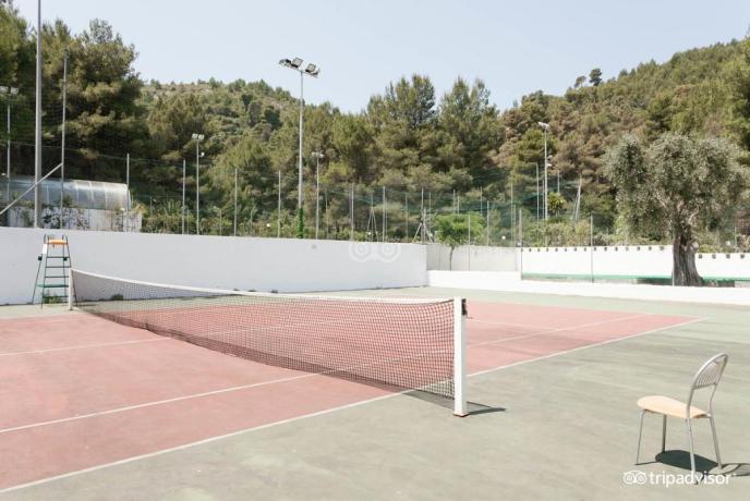 Campo tennis corsi e lezioni Villaggi-turistico Peschici 