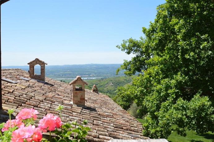 Suite e piscina coperta a Terni 