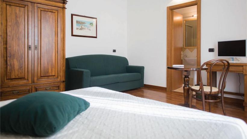 Camera 3 posti con Divano Letto per Famiglia