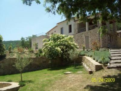Villa con ampio parco verde
