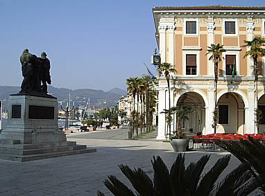 Find hotel in the center of Saló
