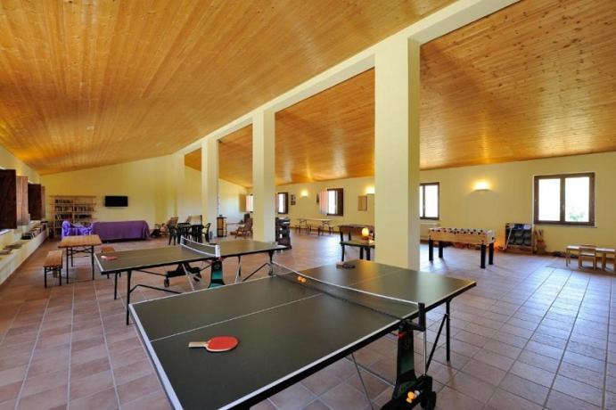 Zona svago con tavoli da Ping Pong 